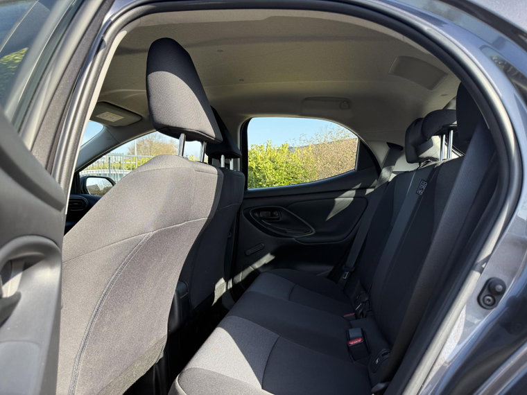 Vehicle Image 8