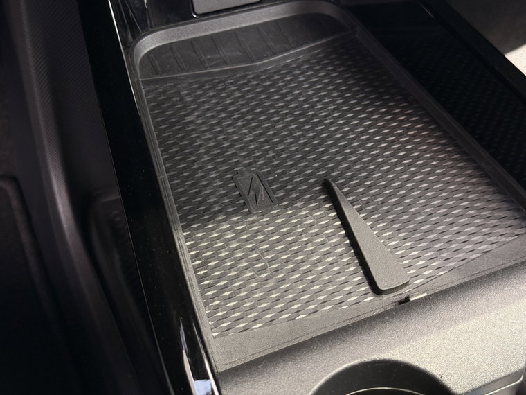 Vehicle Image 40