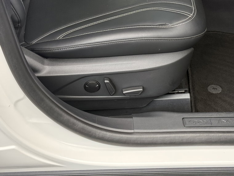 Vehicle Image 48