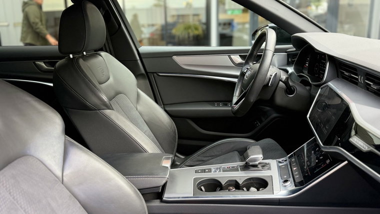 Vehicle Image 37