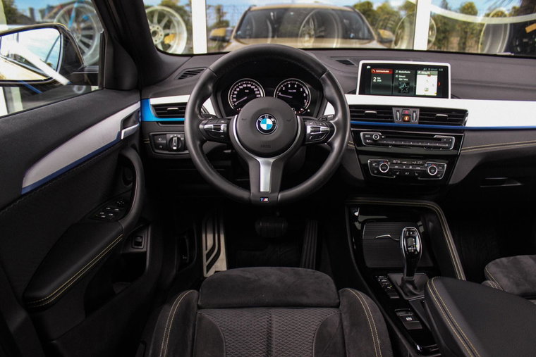 Vehicle Image 11