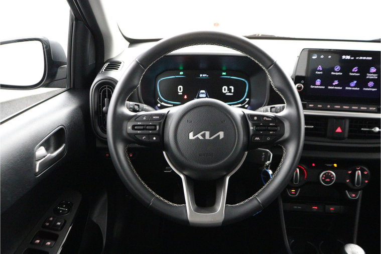 Vehicle Image 32