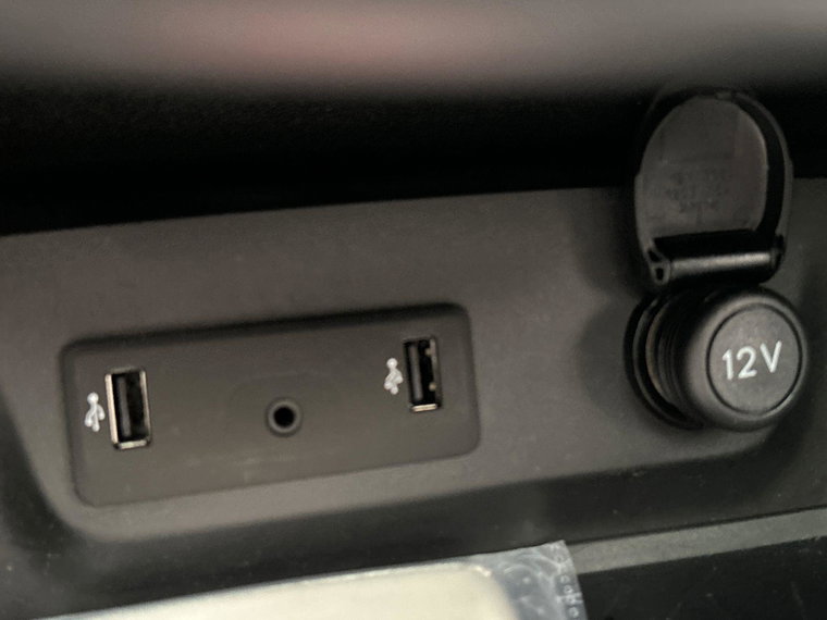 Vehicle Image 32