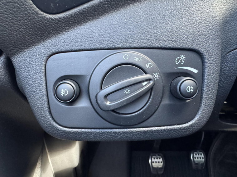 Vehicle Image 26