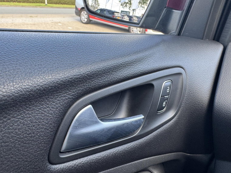 Vehicle Image 27