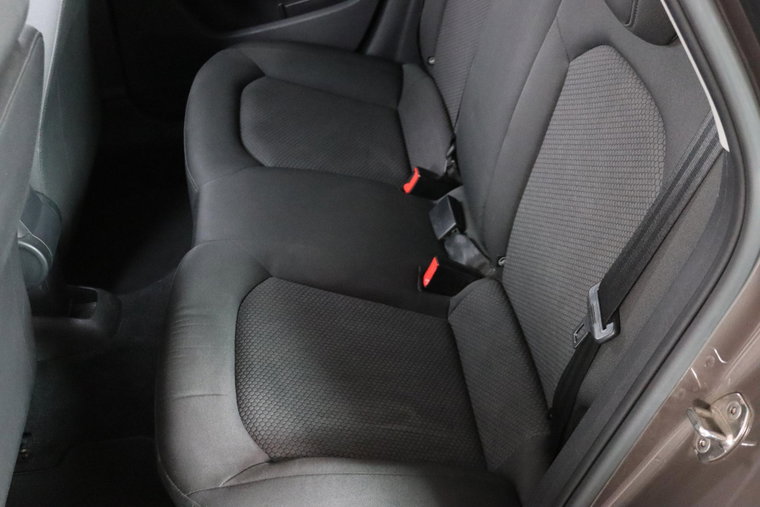 Vehicle Image 28
