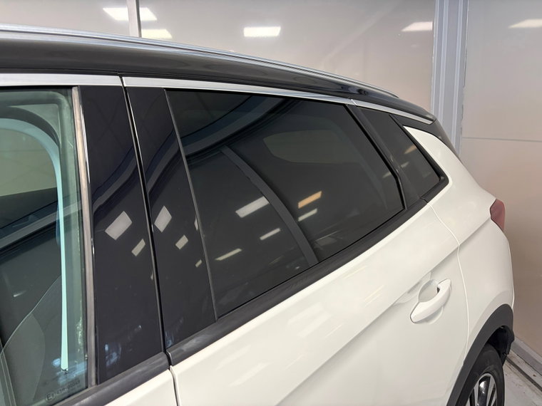 Vehicle Image 25