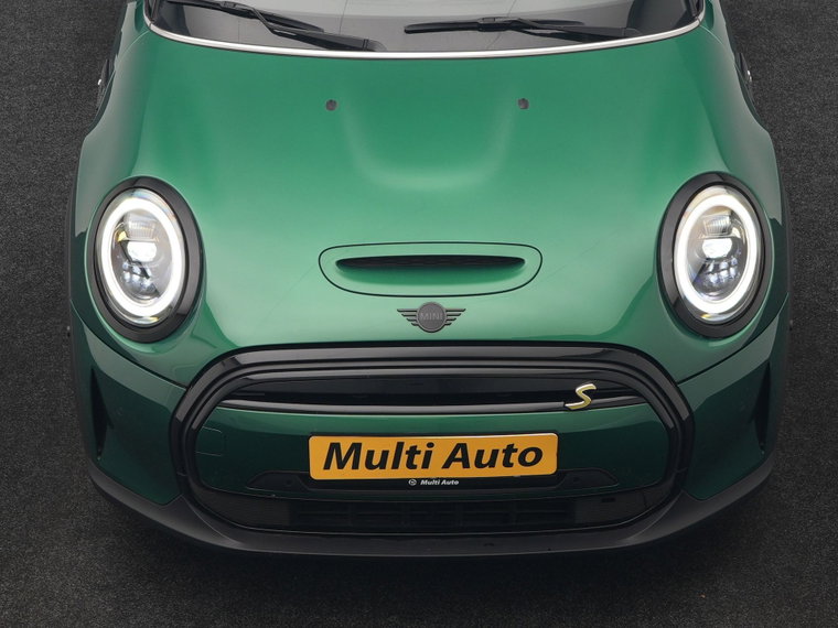 Vehicle Image 32