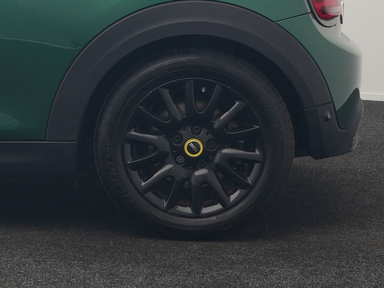 Vehicle Image 38