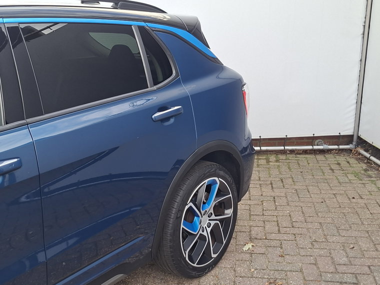 Vehicle Image 13