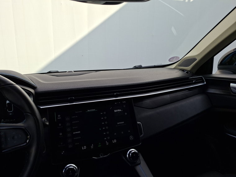 Vehicle Image 33