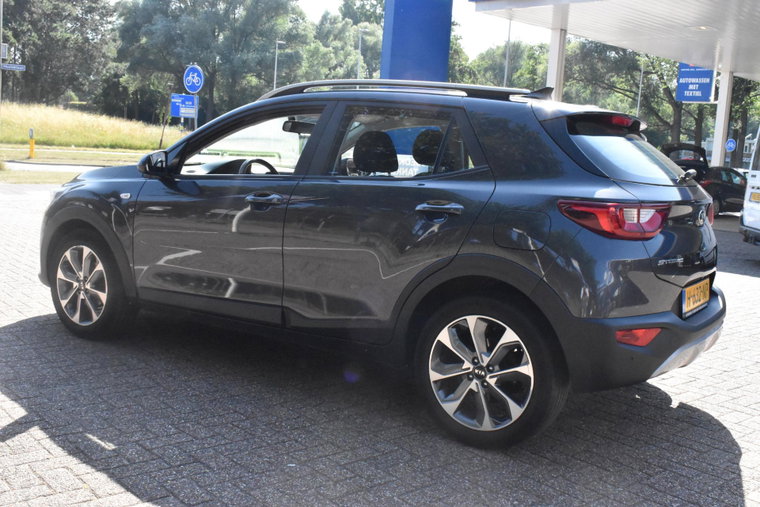Vehicle Image 21