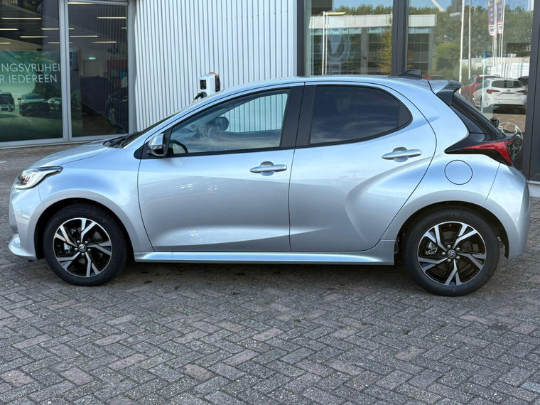 Vehicle Image 4