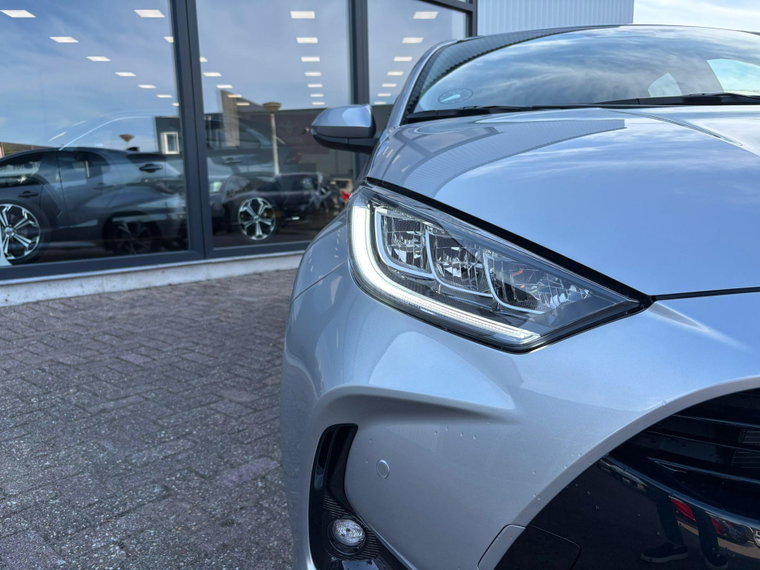 Vehicle Image 7