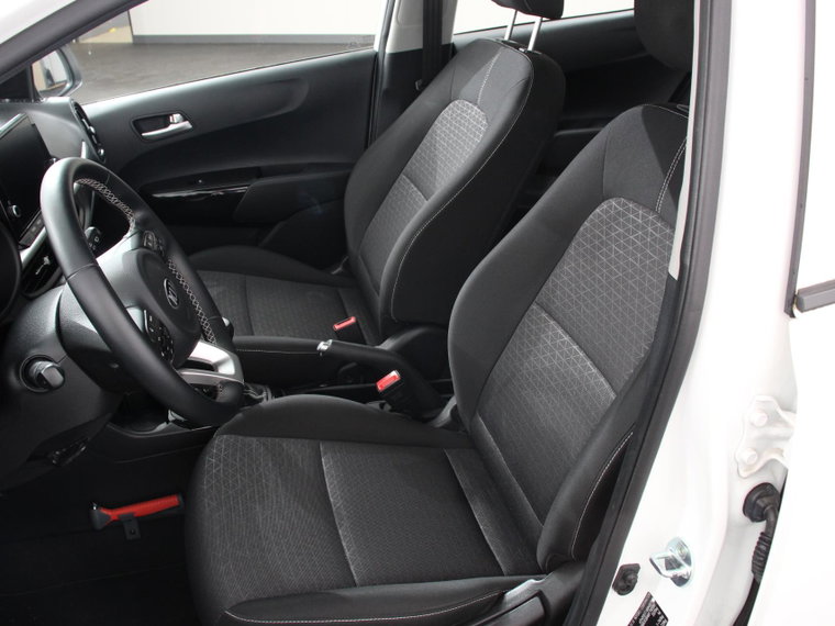 Vehicle Image 12