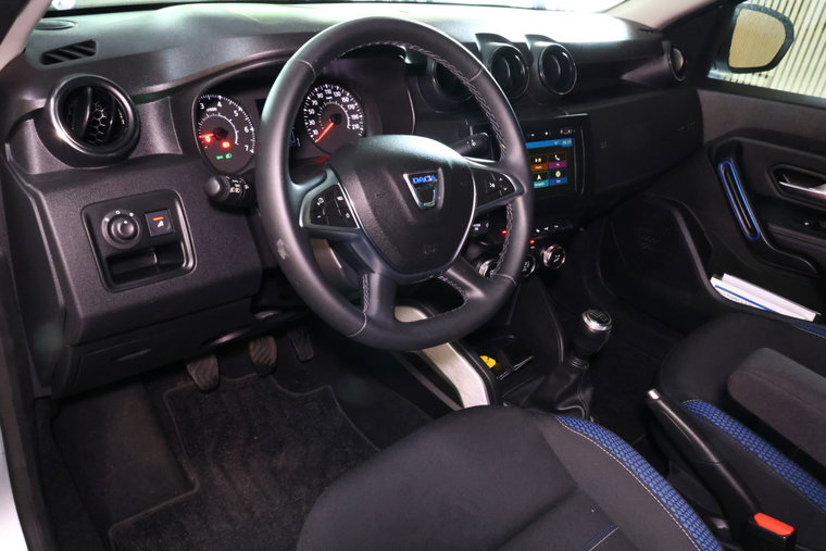 Vehicle Image 17