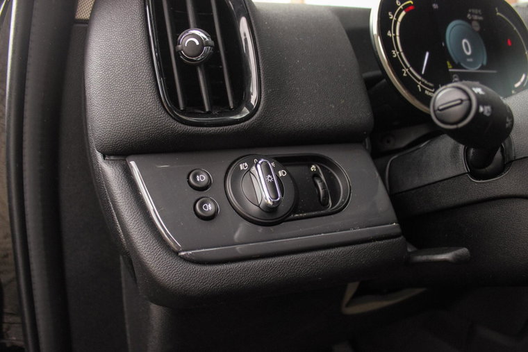 Vehicle Image 40