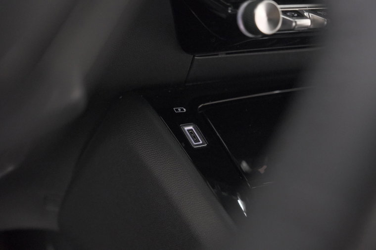 Vehicle Image 48