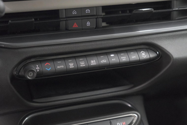 Vehicle Image 37