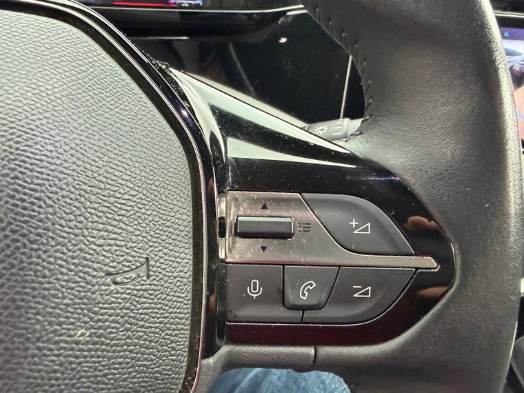 Vehicle Image 28
