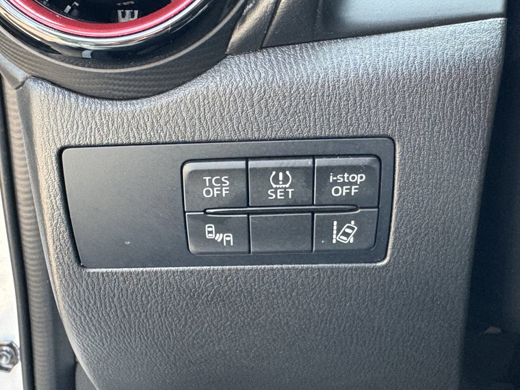 Vehicle Image 23