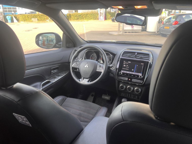 Vehicle Image 23