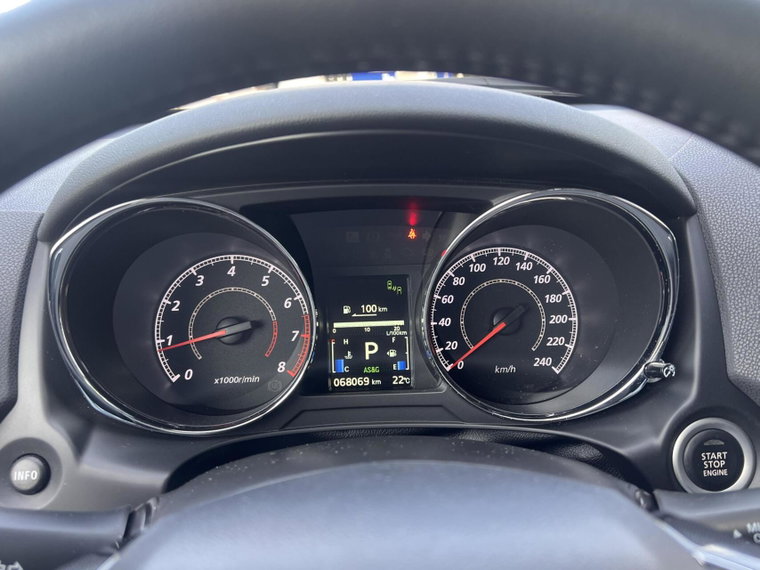 Vehicle Image 25