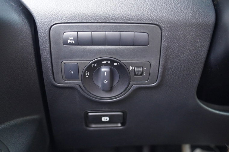 Vehicle Image 22