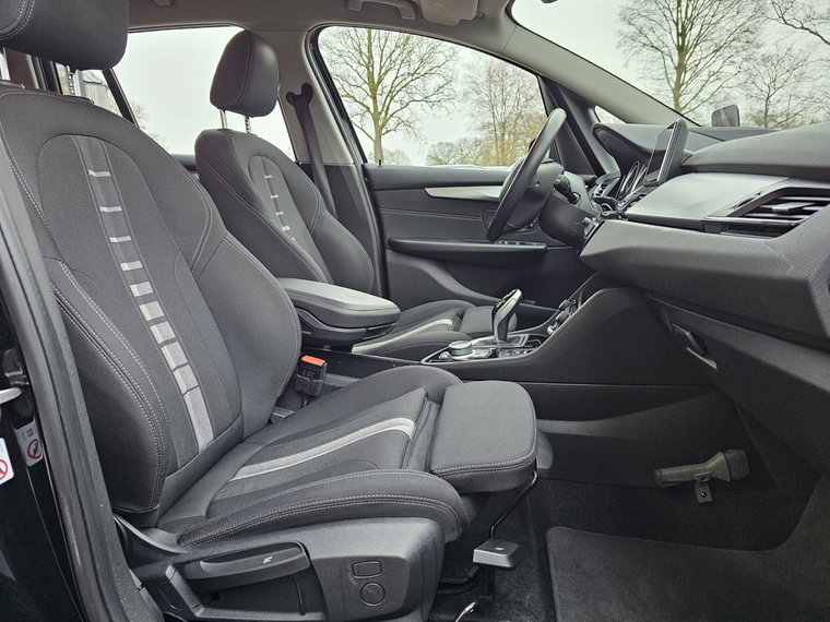 Vehicle Image 33