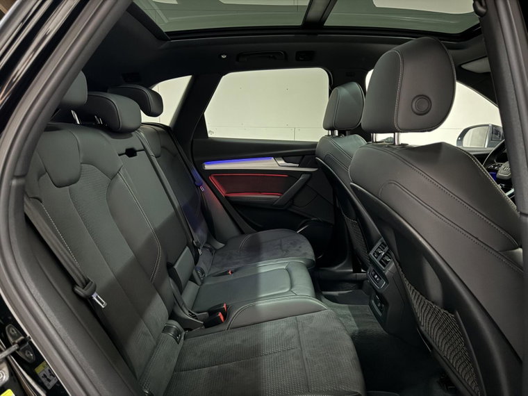 Vehicle Image 23