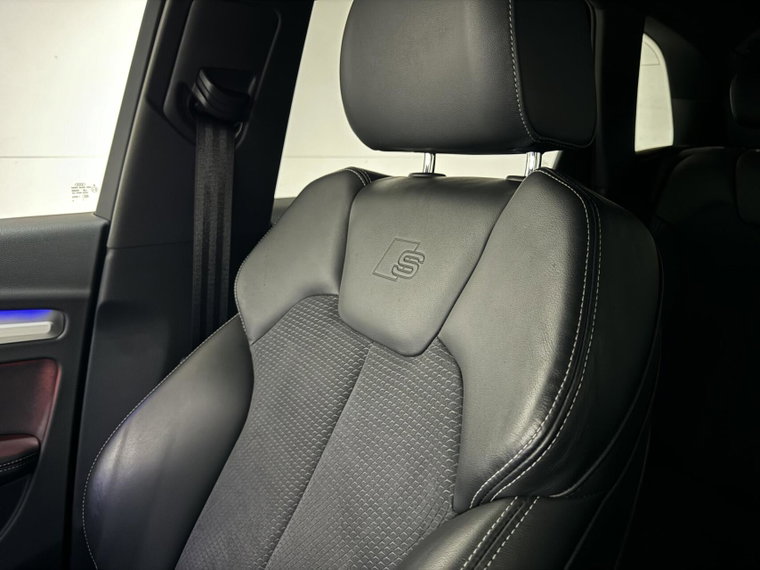 Vehicle Image 42