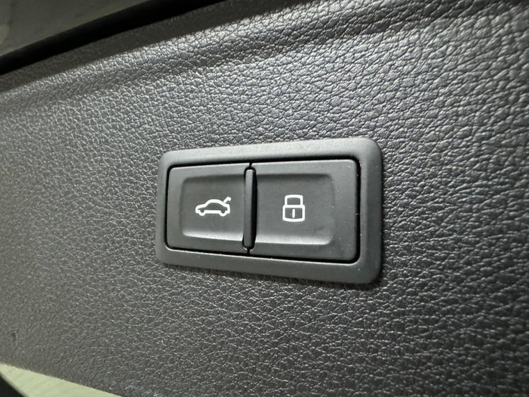 Vehicle Image 45