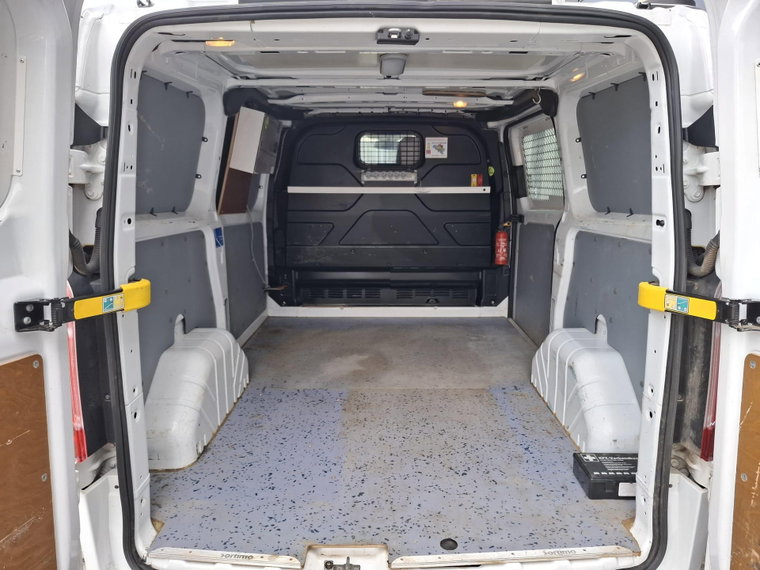 Vehicle Image 13