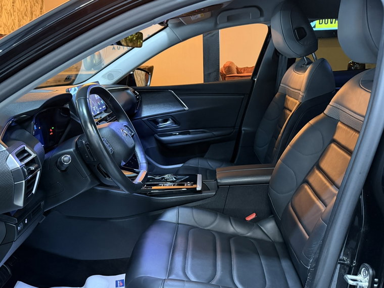 Vehicle Image 33