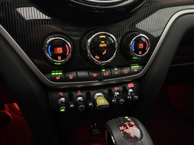 Vehicle Image 26