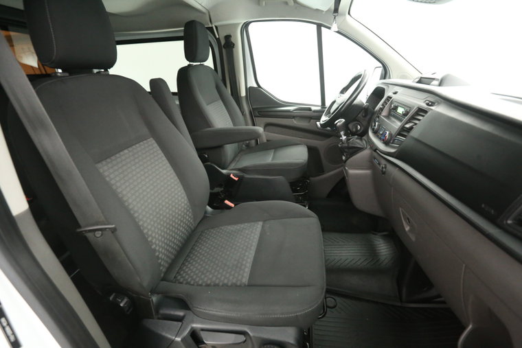 Vehicle Image 12