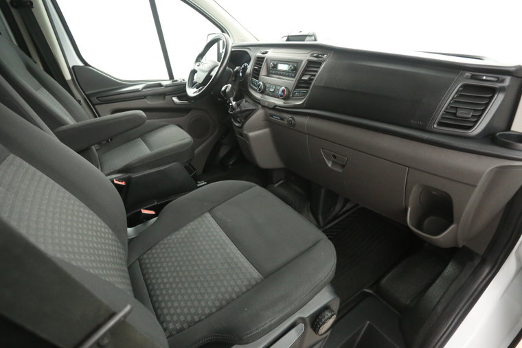 Vehicle Image 25
