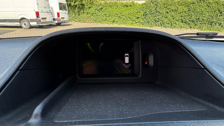 Vehicle Image 26
