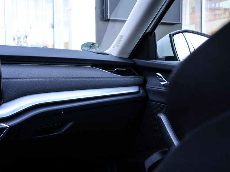 Vehicle Image 39
