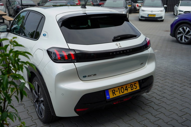 Vehicle Image 19