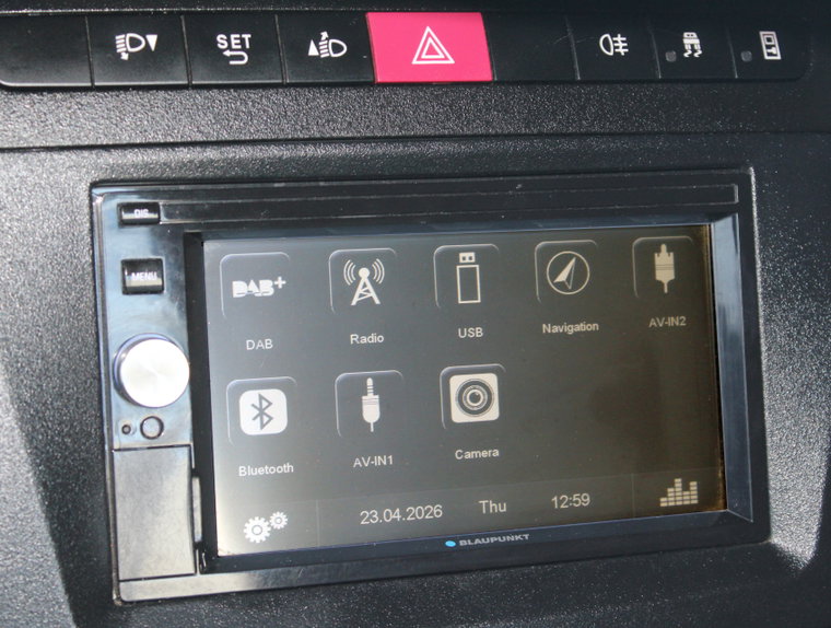 Vehicle Image 9