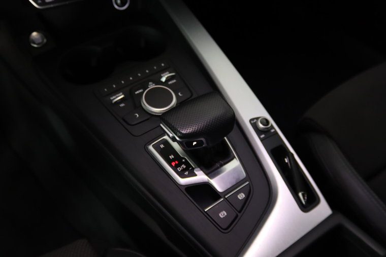 Vehicle Image 35