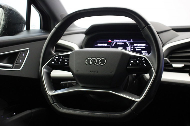 Vehicle Image 22