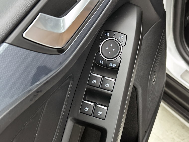 Vehicle Image 26