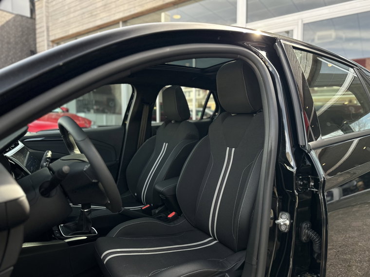 Vehicle Image 19
