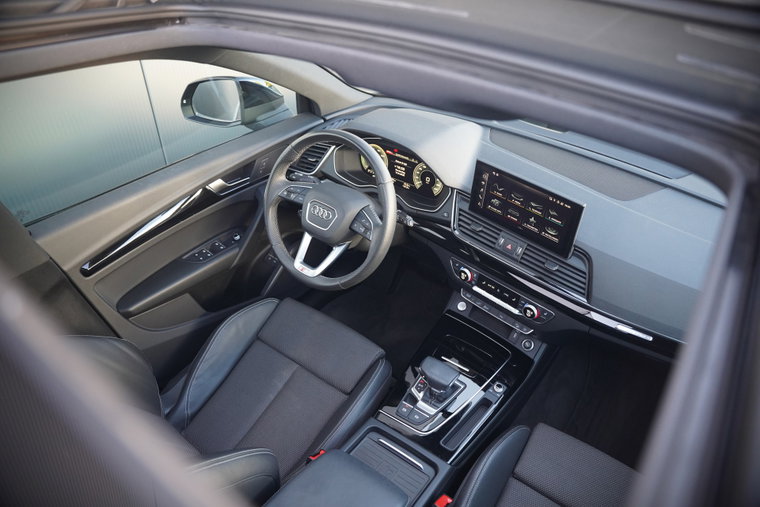 Vehicle Image 28