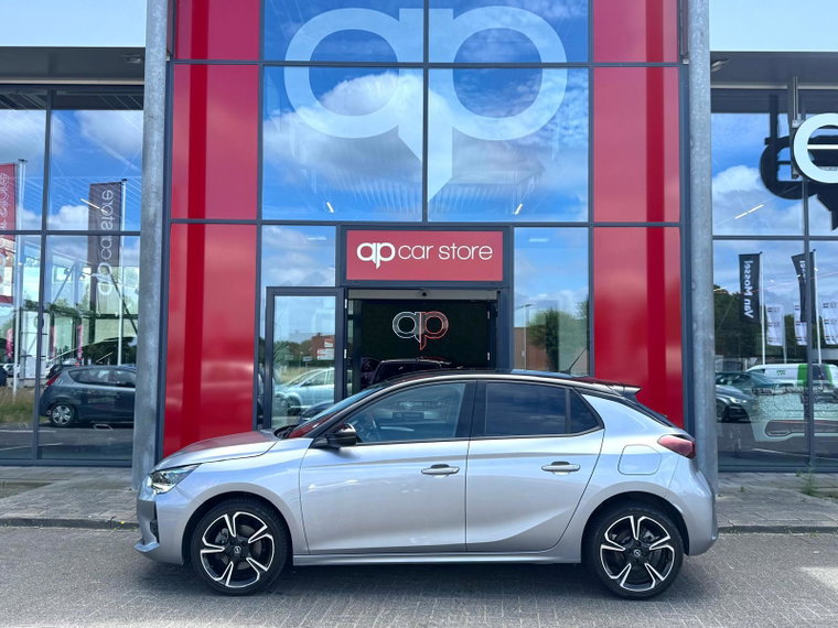 Vehicle Image 8