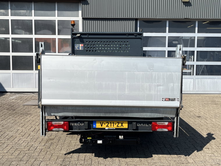 Vehicle Image 27
