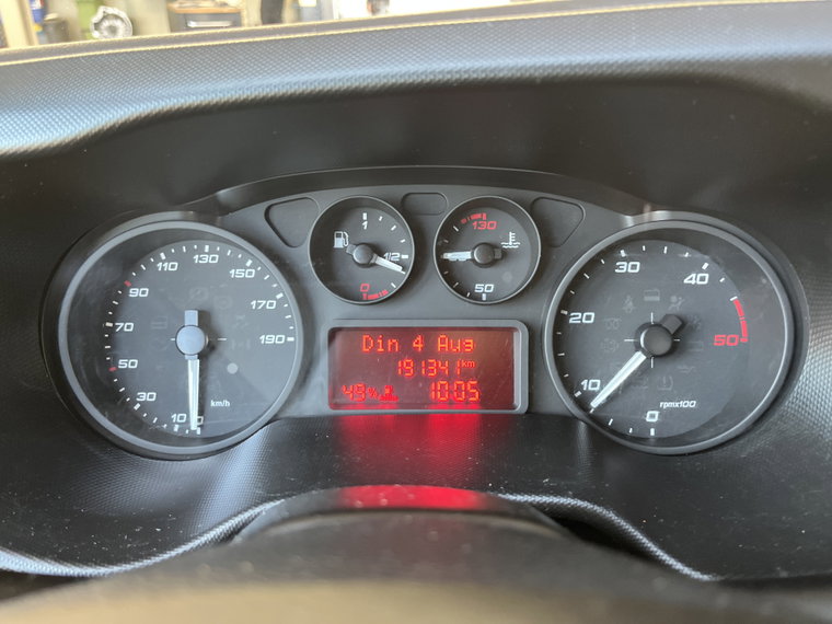 Vehicle Image 32