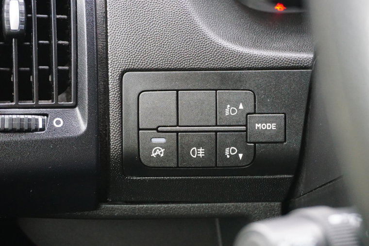 Vehicle Image 27